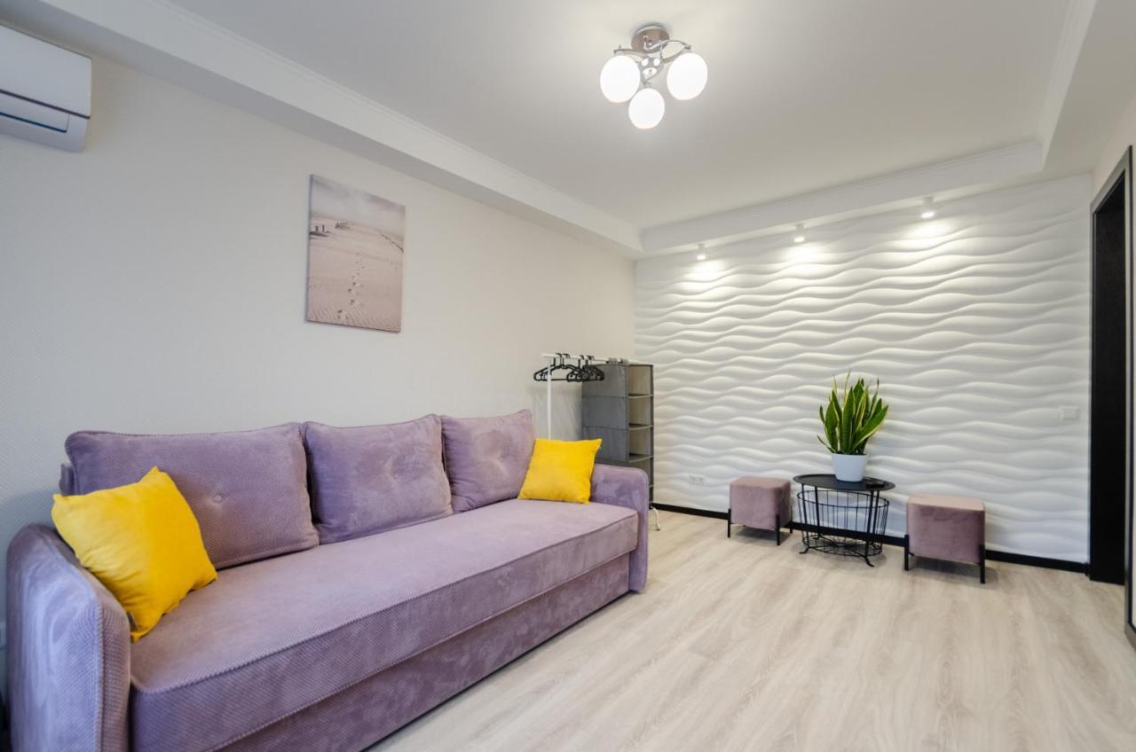 Artal Apartment On Obolonskyi Avenue 16 基輔 外观 照片