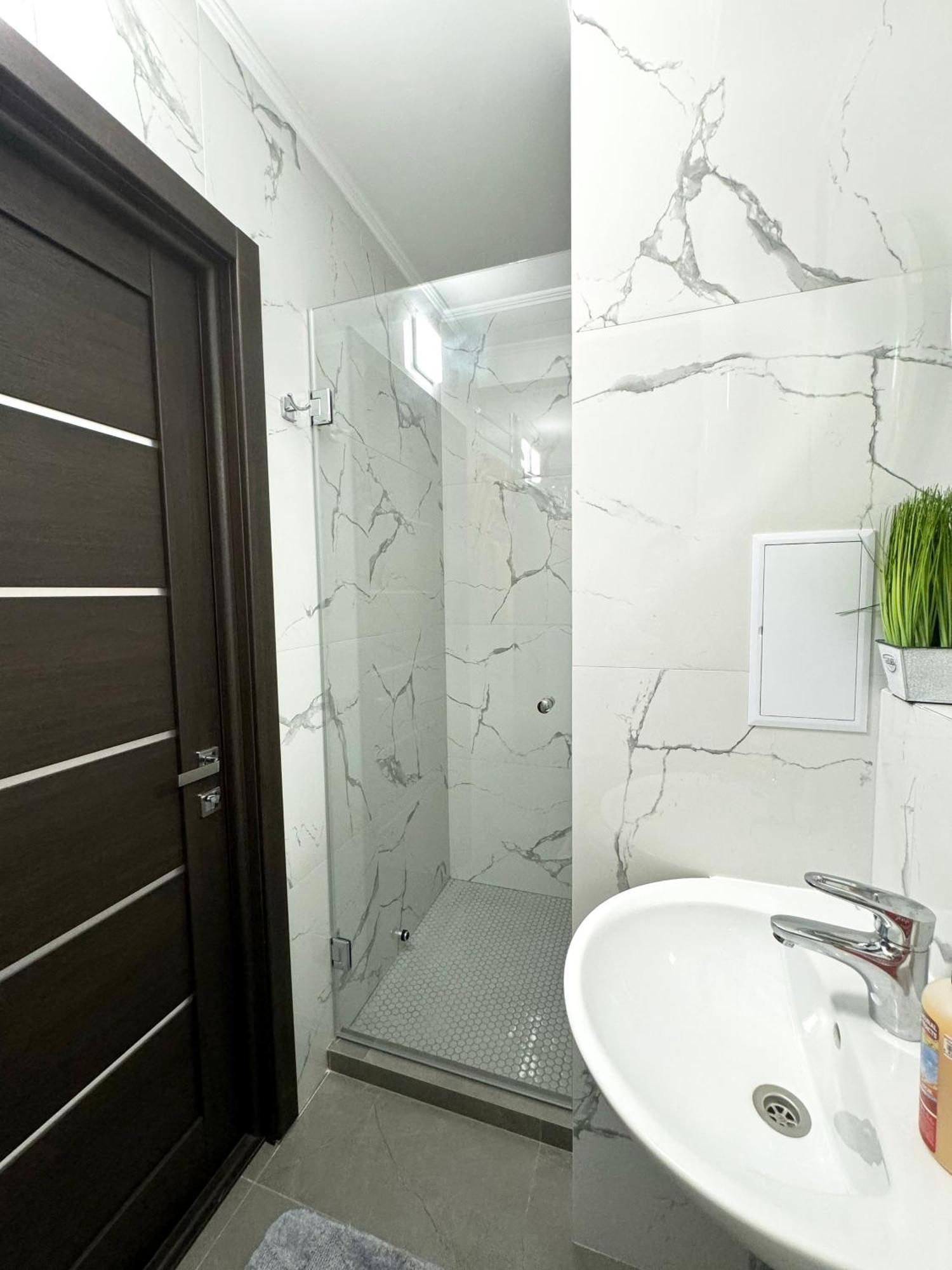 Artal Apartment On Obolonskyi Avenue 16 基輔 外观 照片